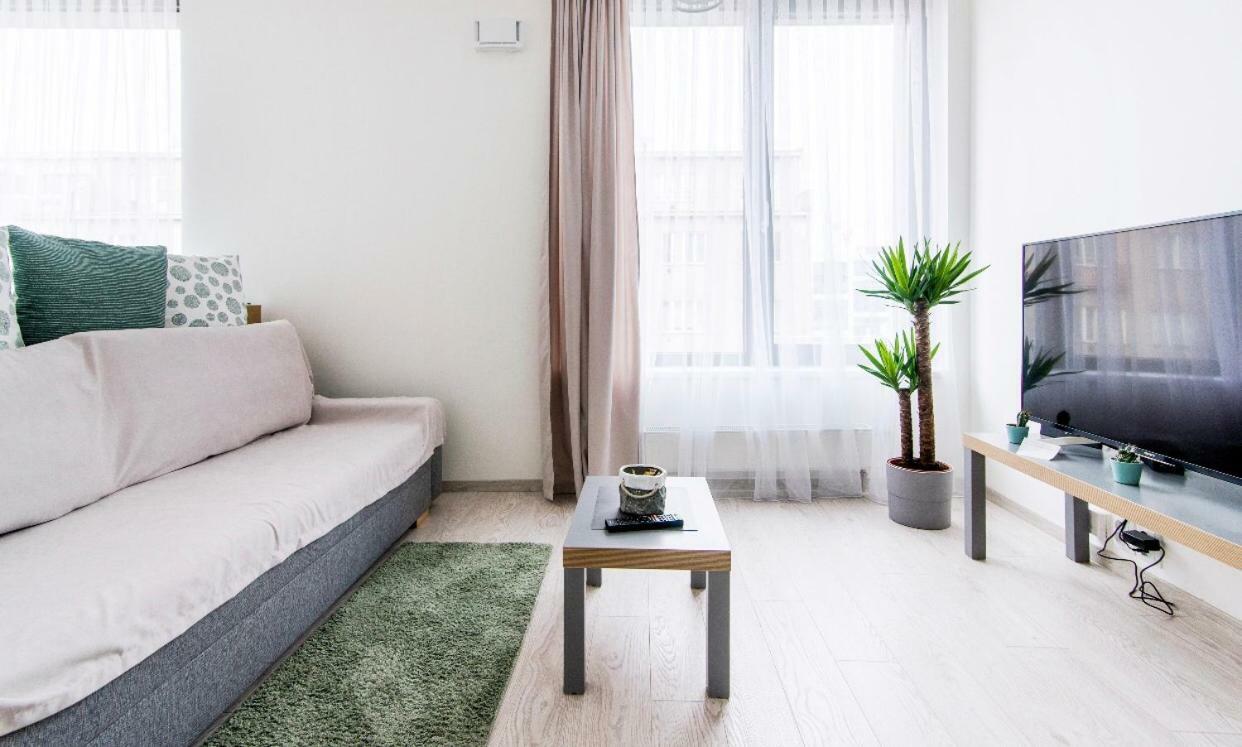 Free Parking In Garage Karolina Plazza, New Cosy Studio With All You Need Praha Eksteriør bilde